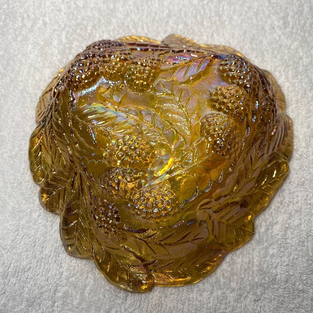 Vintage Amber grapes and leaves candy dish - Picture 3 of 7